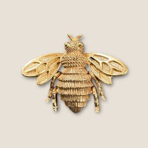 Vintage Avon Gold-Tone Bee Brooch Pin 1.5" X 1" Insect Jewelry Collectible